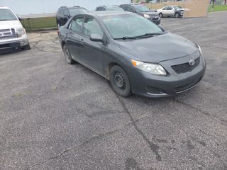 2009 Toyota Corolla LE - Exterior Front Right Corner Image